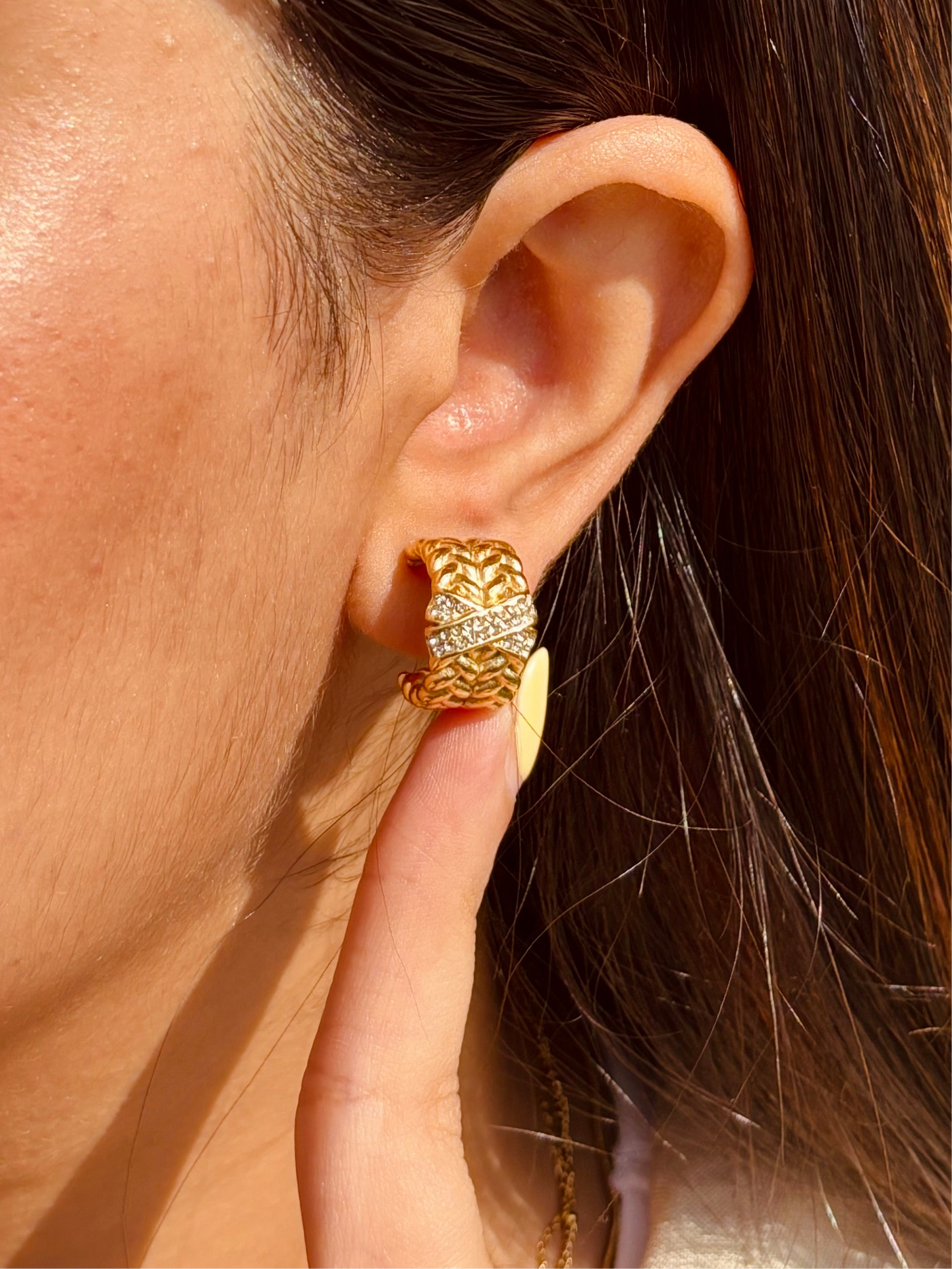 Elara Hoops