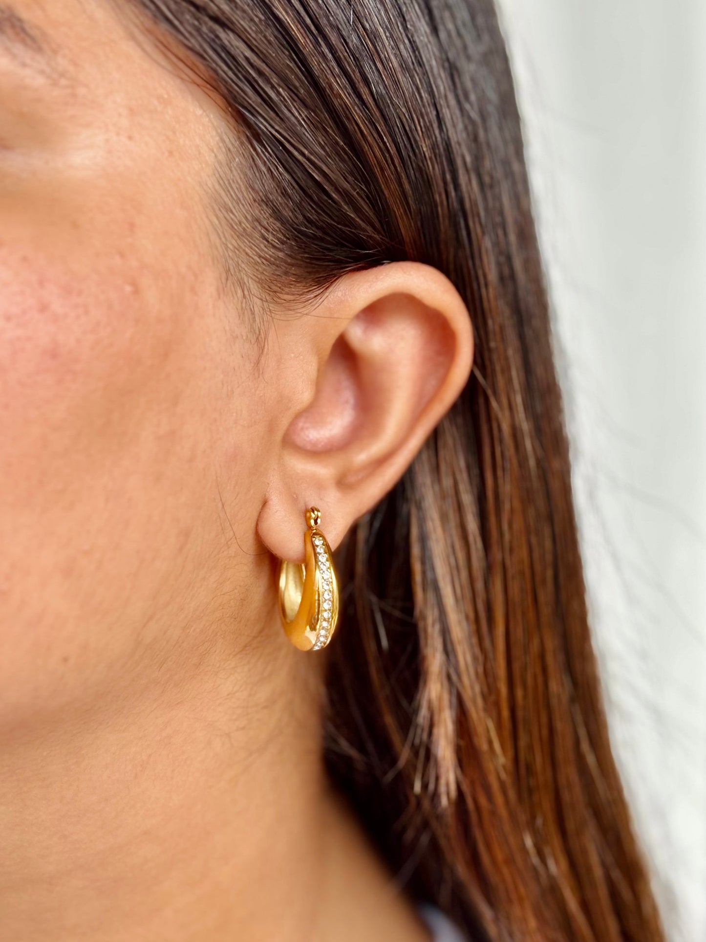 Lustre Hoops