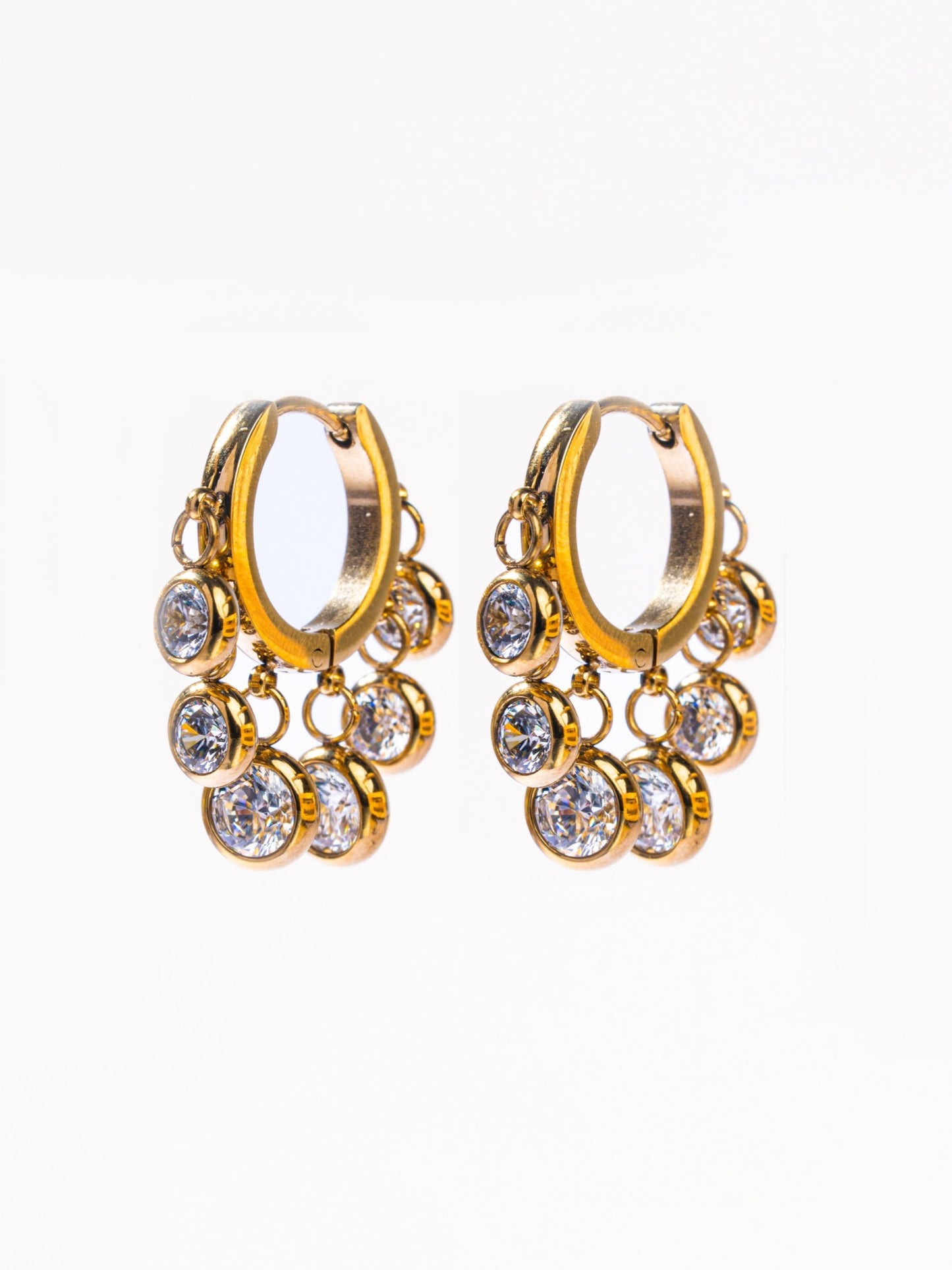 18k gold-plated everyday hoop earrings — anti-tarnish, waterproof, lightweight go-to hoops for office and evening.