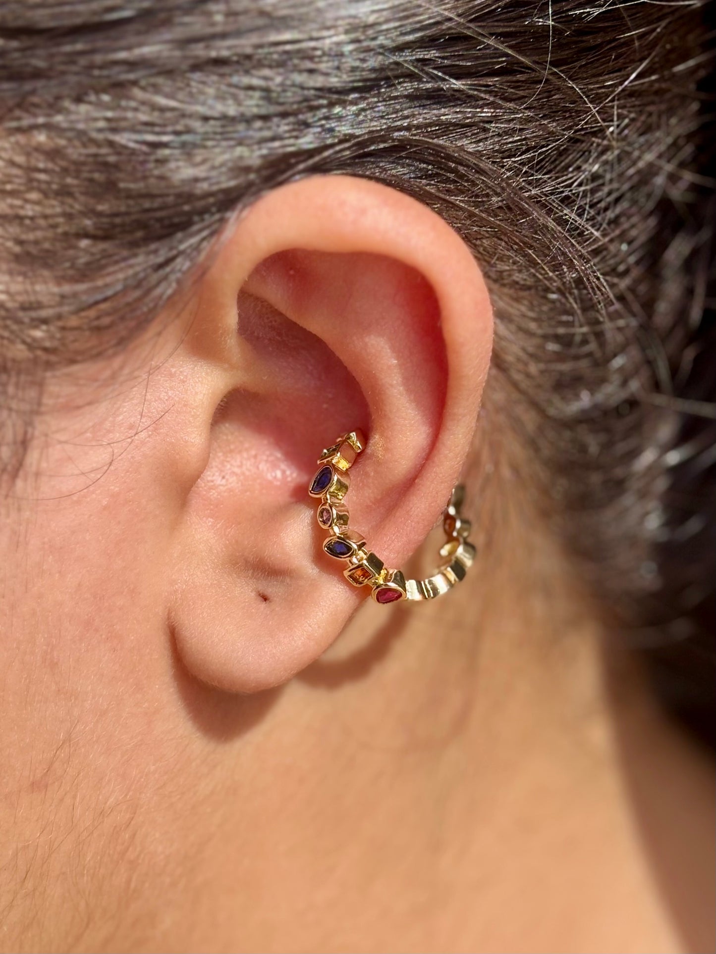 18k gold-plated Villa ear cuff — anti-tarnish, waterproof, hypoallergenic, lightweight no-piercing single-piece cuff for everyday and festive looks.