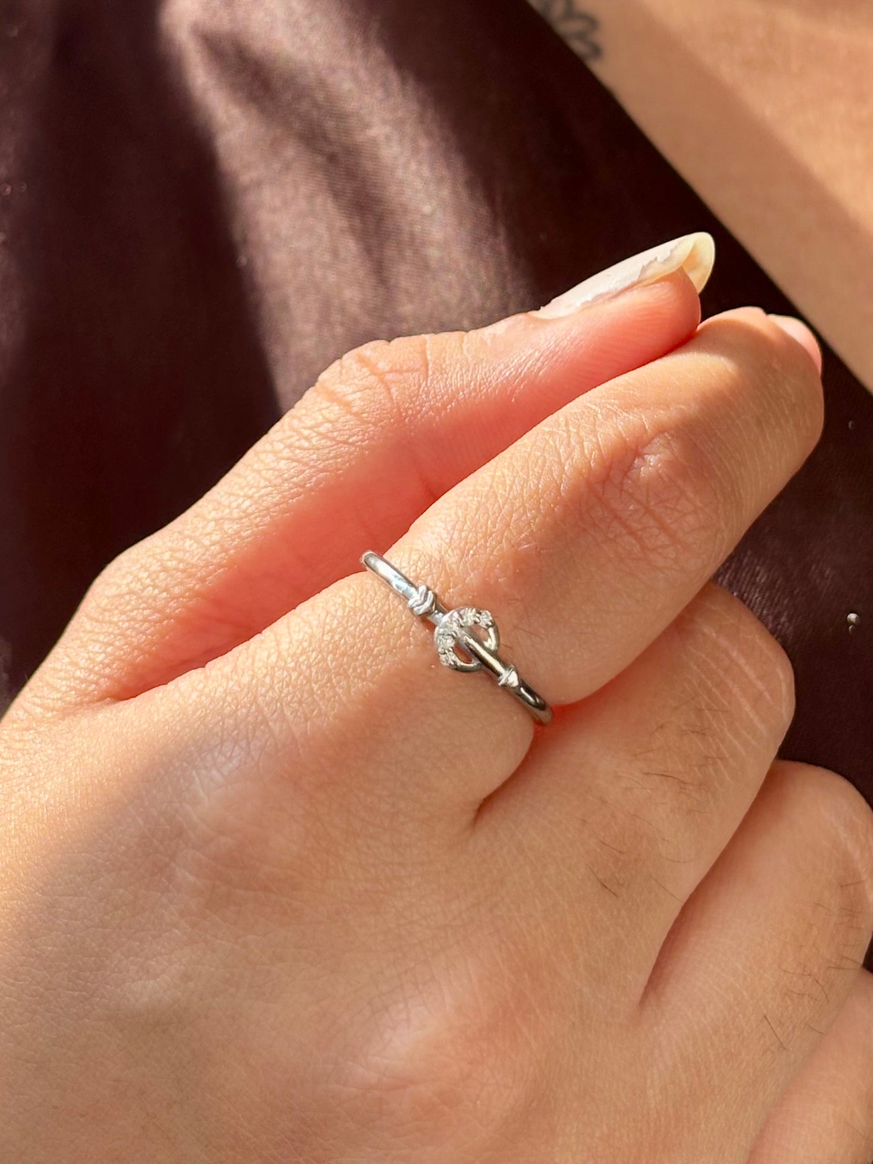 925 sterling silver Aura adjustable ring — minimal-luxury moissanite ring, anti-tarnish, waterproof and hypoallergenic for everyday and office wear.