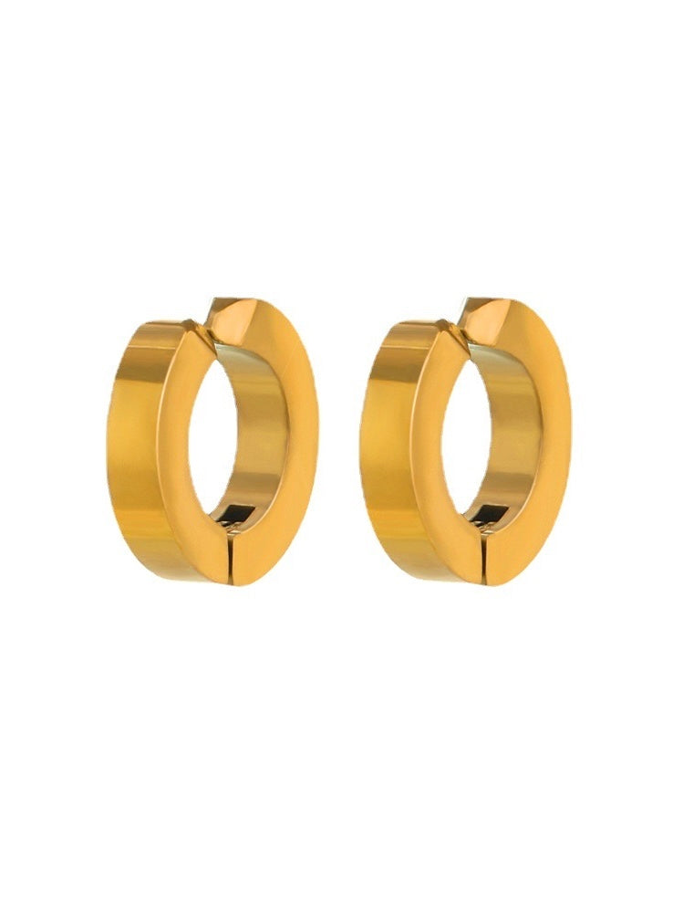 18k gold-plated Ira ear cuff — anti-tarnish, waterproof, hypoallergenic, lightweight no-piercing single-piece cuff for everyday and festive looks.