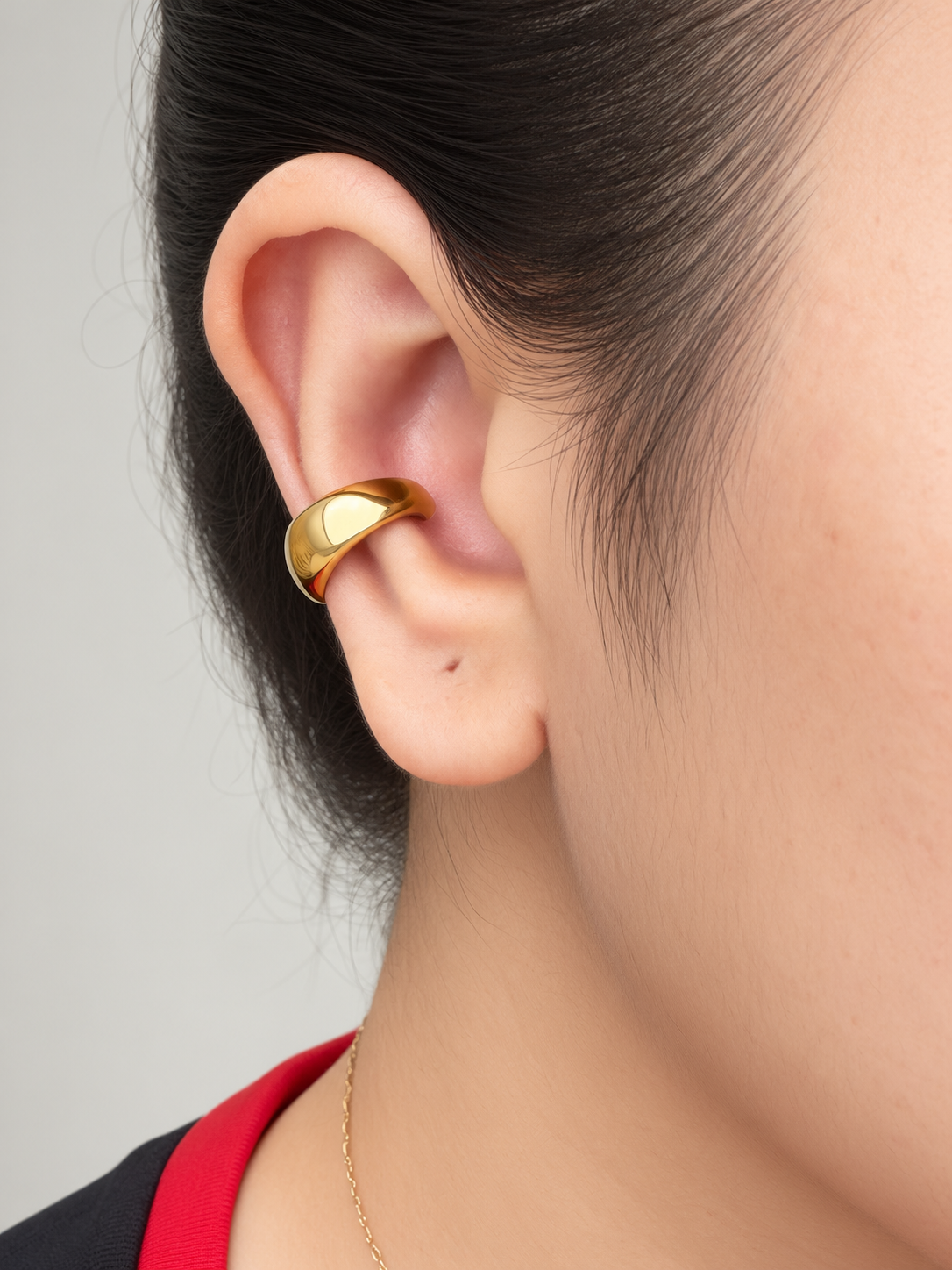 18k gold-plated Mya ear cuff — anti-tarnish, waterproof, hypoallergenic, lightweight no-piercing single-piece cuff for everyday and festive looks.