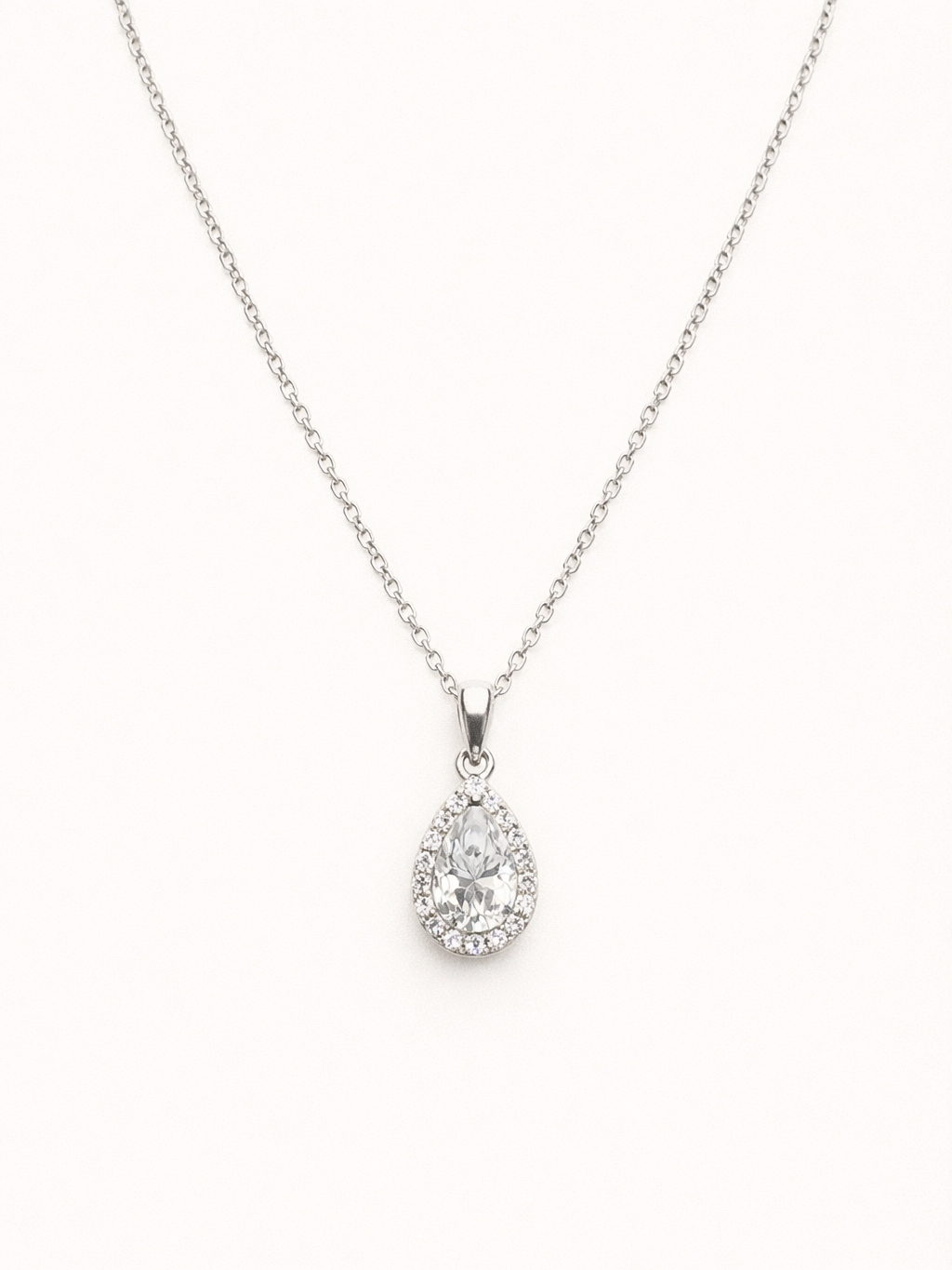 925 sterling silver teardrop moissanite pendant necklace — pear-cut diamond-alternative pendant, anti-tarnish and waterproof for bridal and evening-luxury wear.