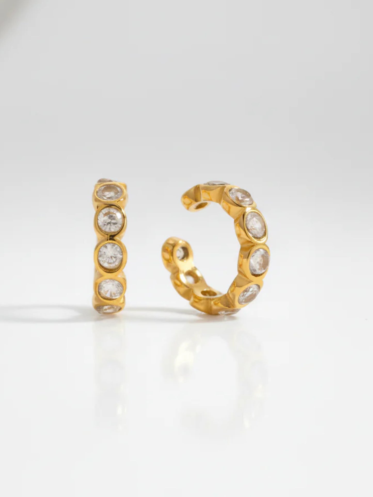 18k gold-plated white stone ear cuff — anti-tarnish, waterproof, hypoallergenic no-piercing single-piece cuff.