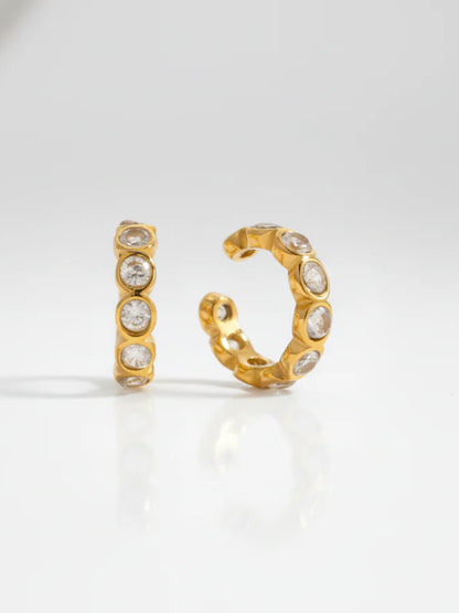 18k gold-plated white stone ear cuff — anti-tarnish, waterproof, hypoallergenic no-piercing single-piece cuff.
