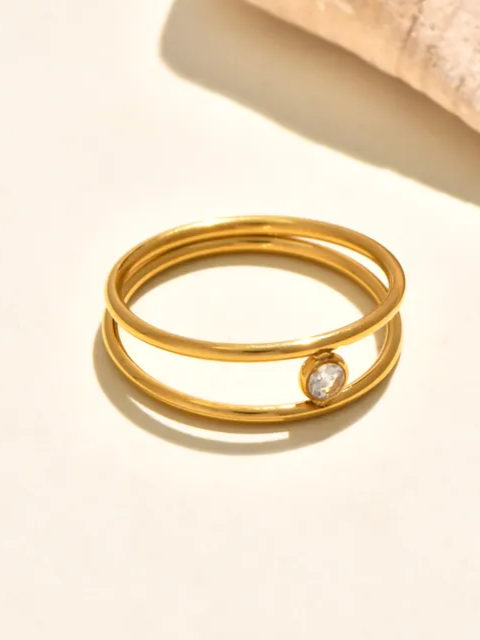 18k gold-plated double band gold ring — modern double-band ring, anti-tarnish and waterproof for everyday and evening wear.